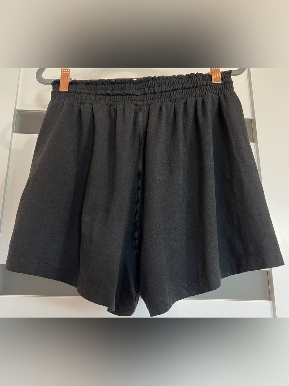 Vuori Halo Boxy Short Women's DreamKnit Shorts, Black Heather - Picture 2 of 16